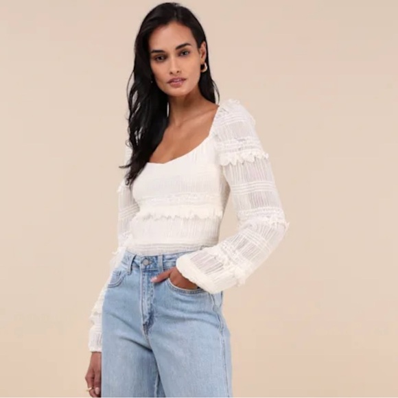 Lulu's Elegant White Blouse - Picture 3 of 9